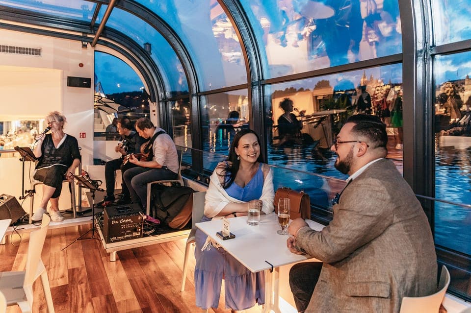 Prague: Sightseeing Dinner Cruise on Open-Top Glass Boat, Prague