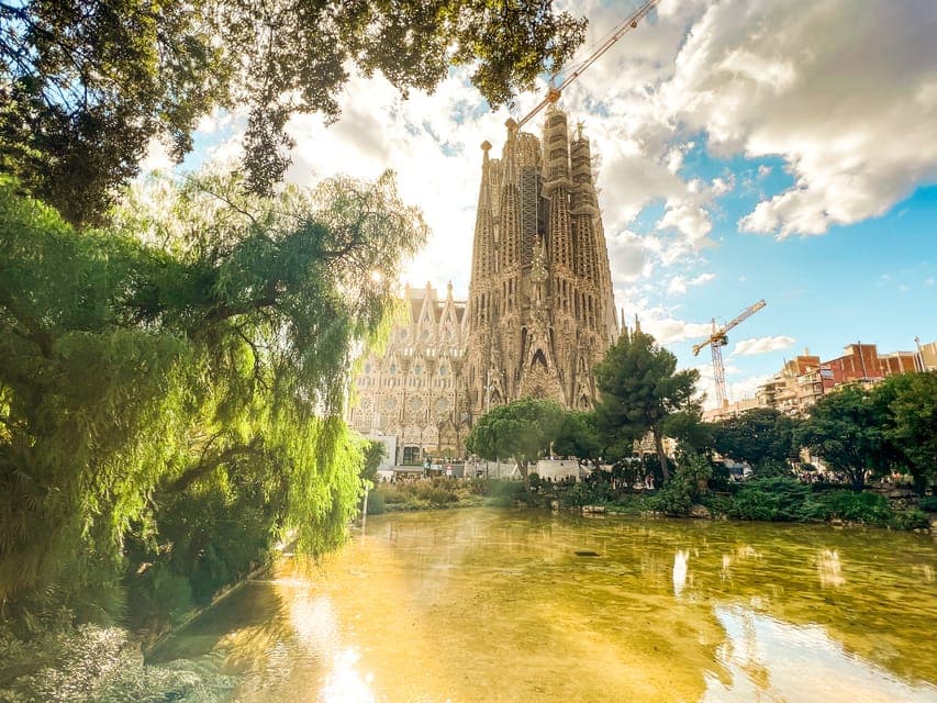 Barcelona: Sagrada Familia, Park Güell & Gothic Quarter Tour, Barcelona