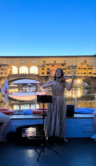 Florence: Arno River Cruise with a Live Concert, Florence