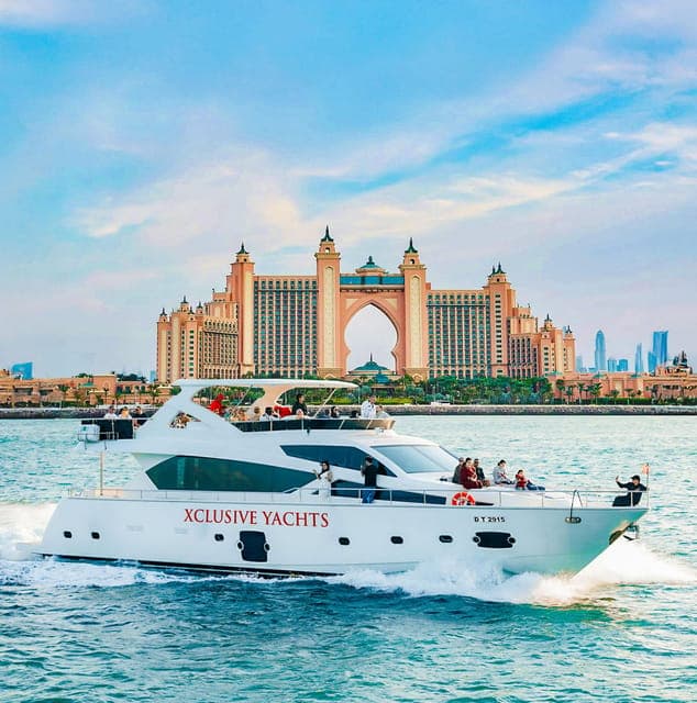 Dubai Marina: Luxury Yacht Tour with Breakfast or BBQ Option, Dubai