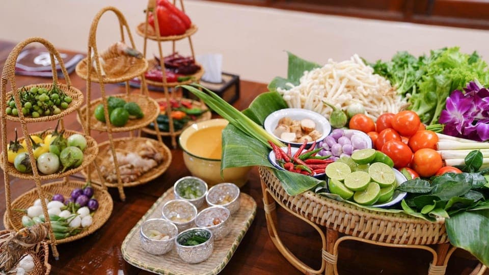Bangkok: White Lotus Thai Cooking Class with Market Tour, Bangkok
