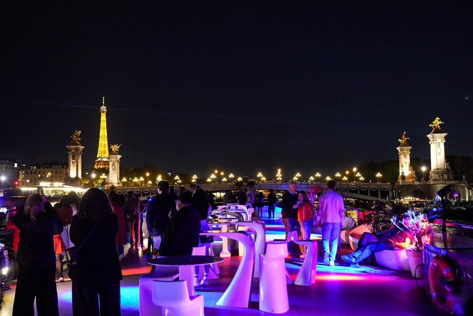 Paris: Gourmet Dinner Cruise on Seine River with Live Music, Paris