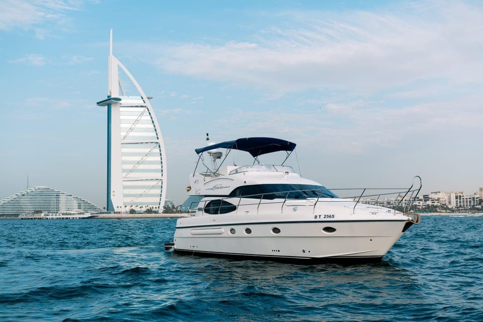 Dubai: Private Yacht Cruise with Option to Add Gourmet Food, Dubai
